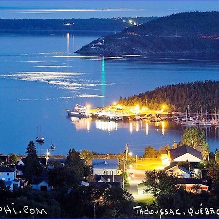 Gite Au Vieux Pommier Тадусак Екстериор снимка