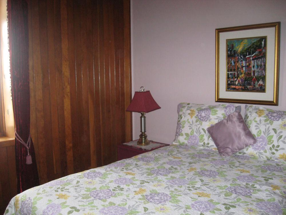 Gite Au Vieux Pommier Тадусак Екстериор снимка