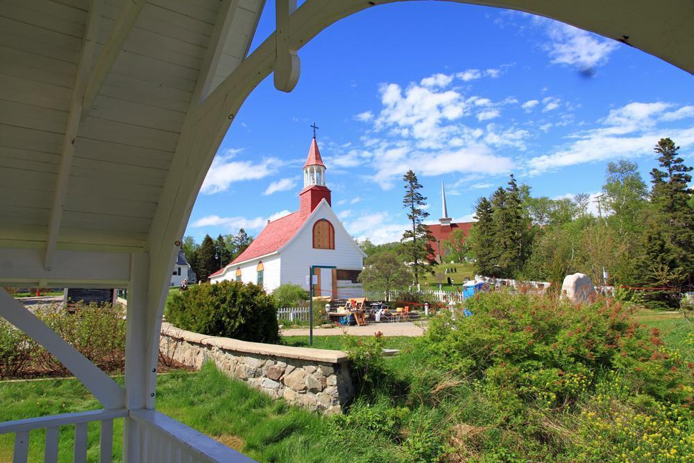 Gite Au Vieux Pommier Тадусак Екстериор снимка