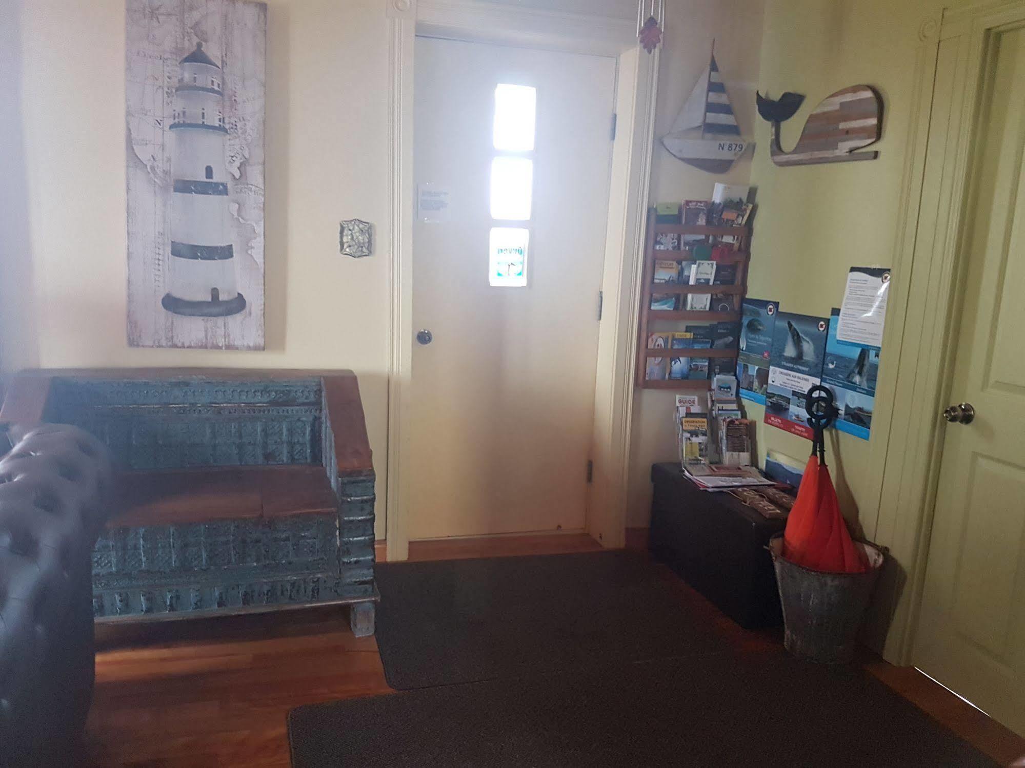 Gite Au Vieux Pommier Тадусак Екстериор снимка