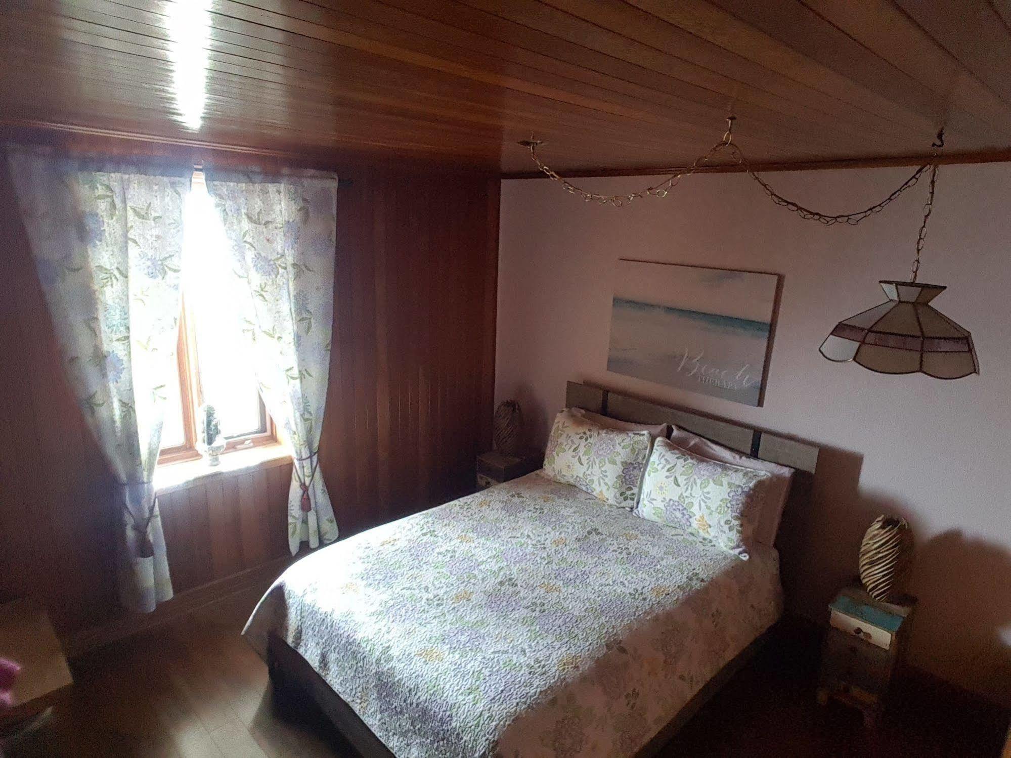 Gite Au Vieux Pommier Тадусак Екстериор снимка